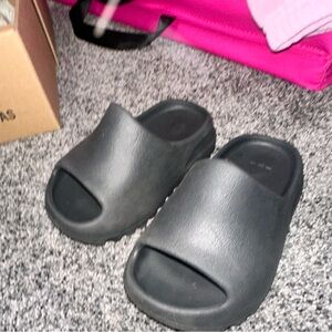 NWOT Toddler girl Yeezy slides.